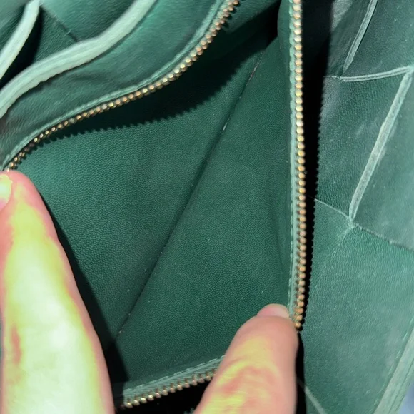 Bottega Veneta Cassette Intrecciato Crossbody Bag Rainforest Green Authentic
